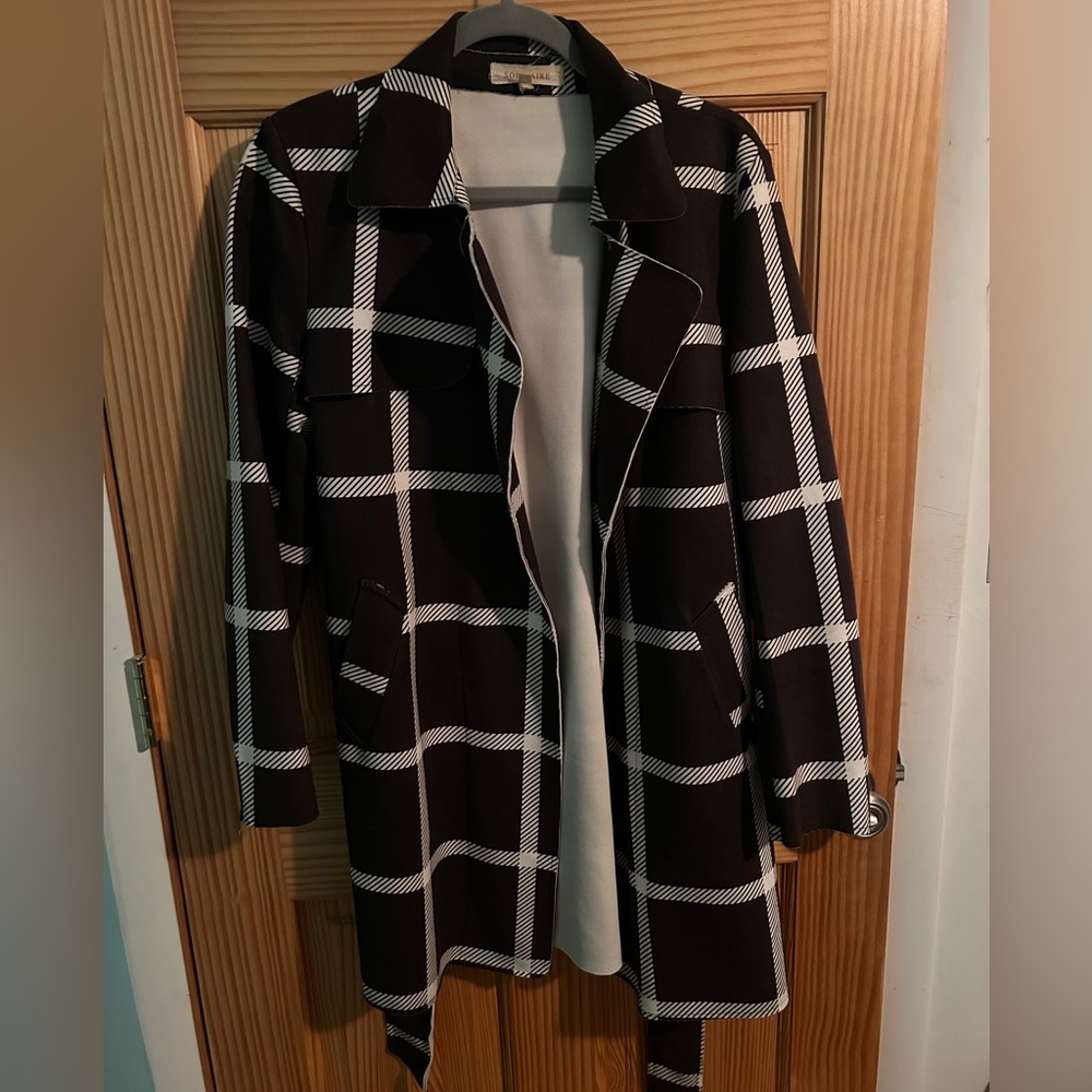 Solitaire dress coat size large